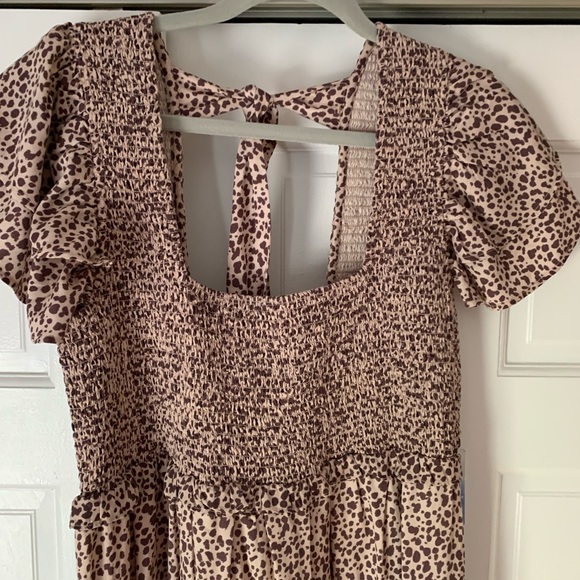 🎉 Host Pick✨ SOLDOUT BESTSELLER Revolve x Marjorelle “Jade” Dress Sahara Leo XL - Picture 4 of 9